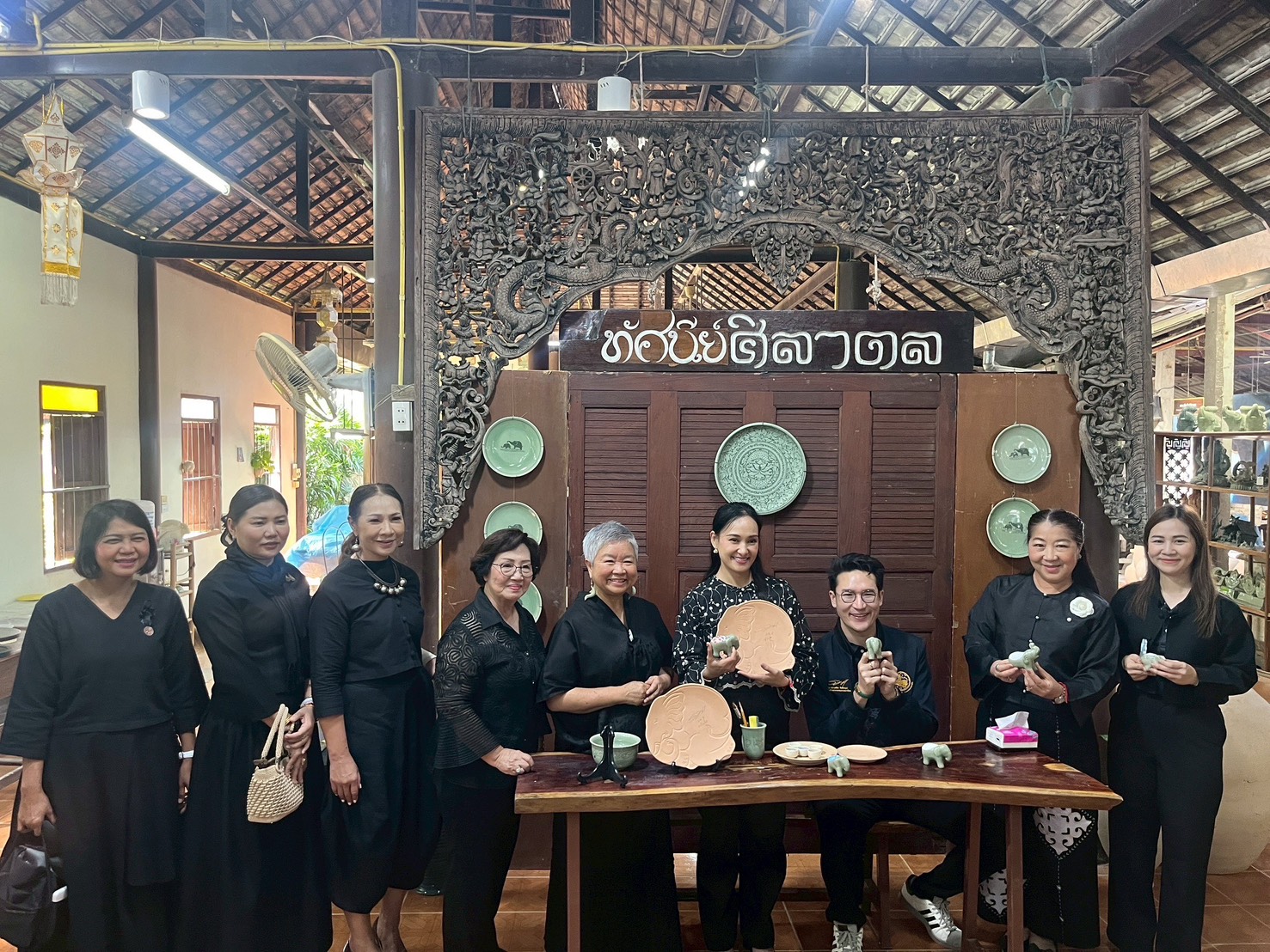 พช. ดอยสะเก็ด ต้อนรับ มท.4 นางสาวศศิธร กิตติธรกุล ลงพื้นที่ หจก.เชียงใหม่ เซลาดอน (2015) อำเภอดอยสะเก็ดจังหวัดเชียงใหม่